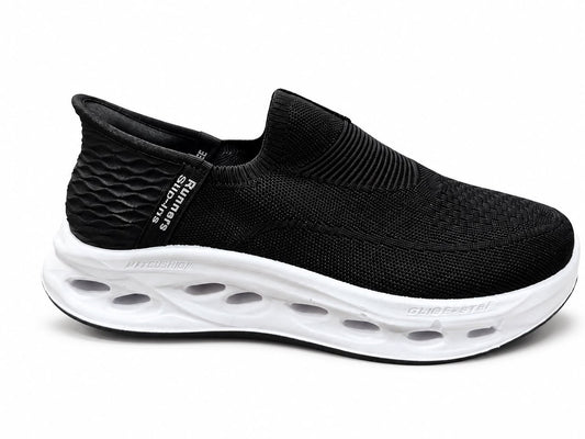 Runners Slip-On Knit Sneakers (Black/White)